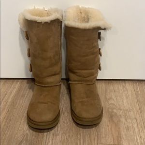 UGG Bailey button triplet